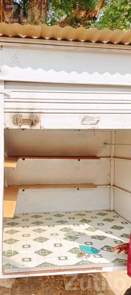 Good Condition Retail Shop Cabin with Shelves - દુકાનો - ઈડર - Image 2