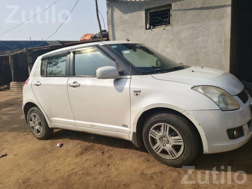 2010 Maruti Suzuki Swift White Hatchback - Cars - Nadiad - Image 1