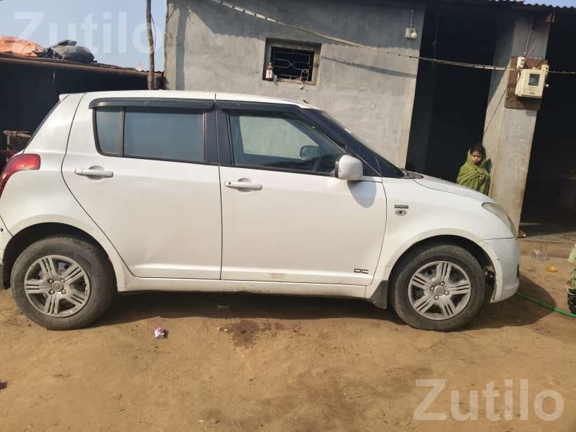 2010 Maruti Suzuki Swift White Hatchback - Cars - Nadiad - Image 3