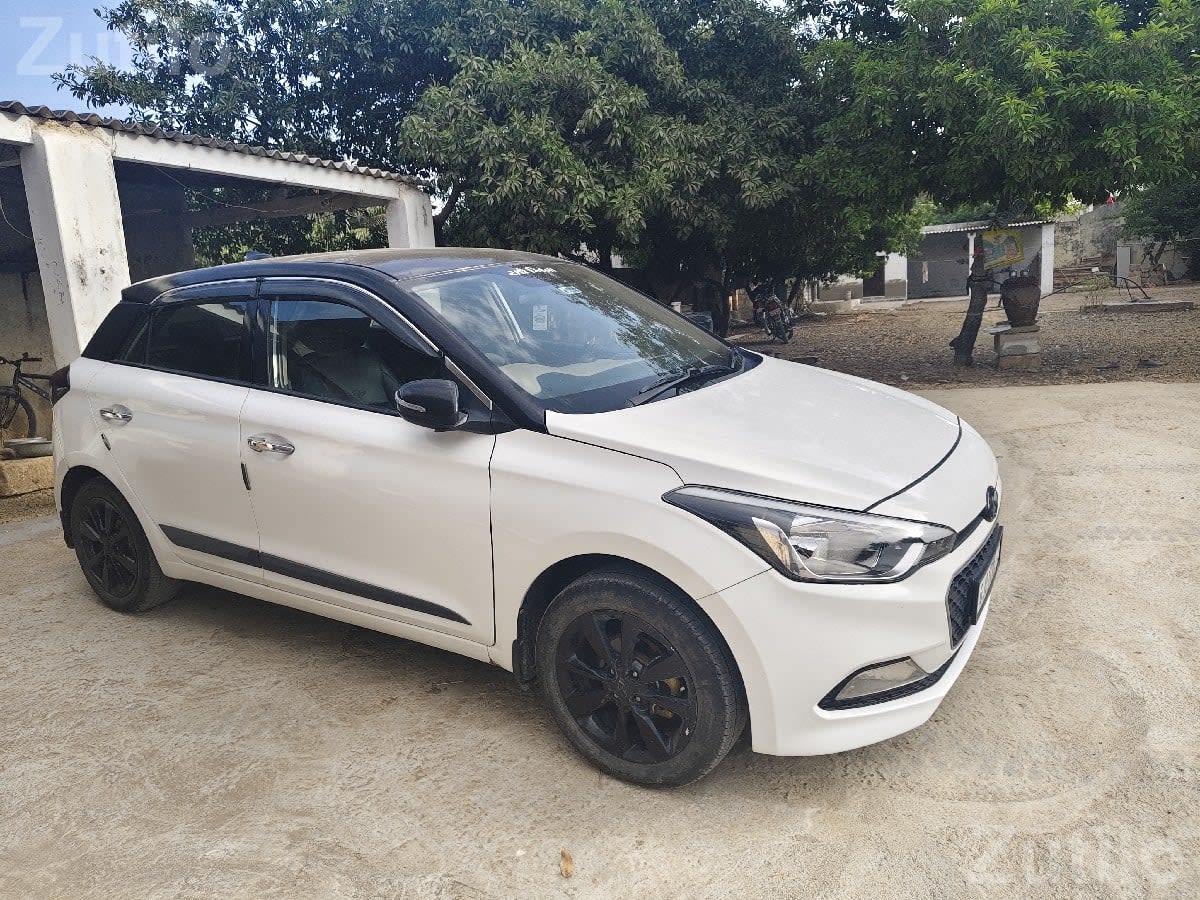 Hyundai i20 Asta Diesel 2017 - કાર - કલ્યાણપુર - Image 2