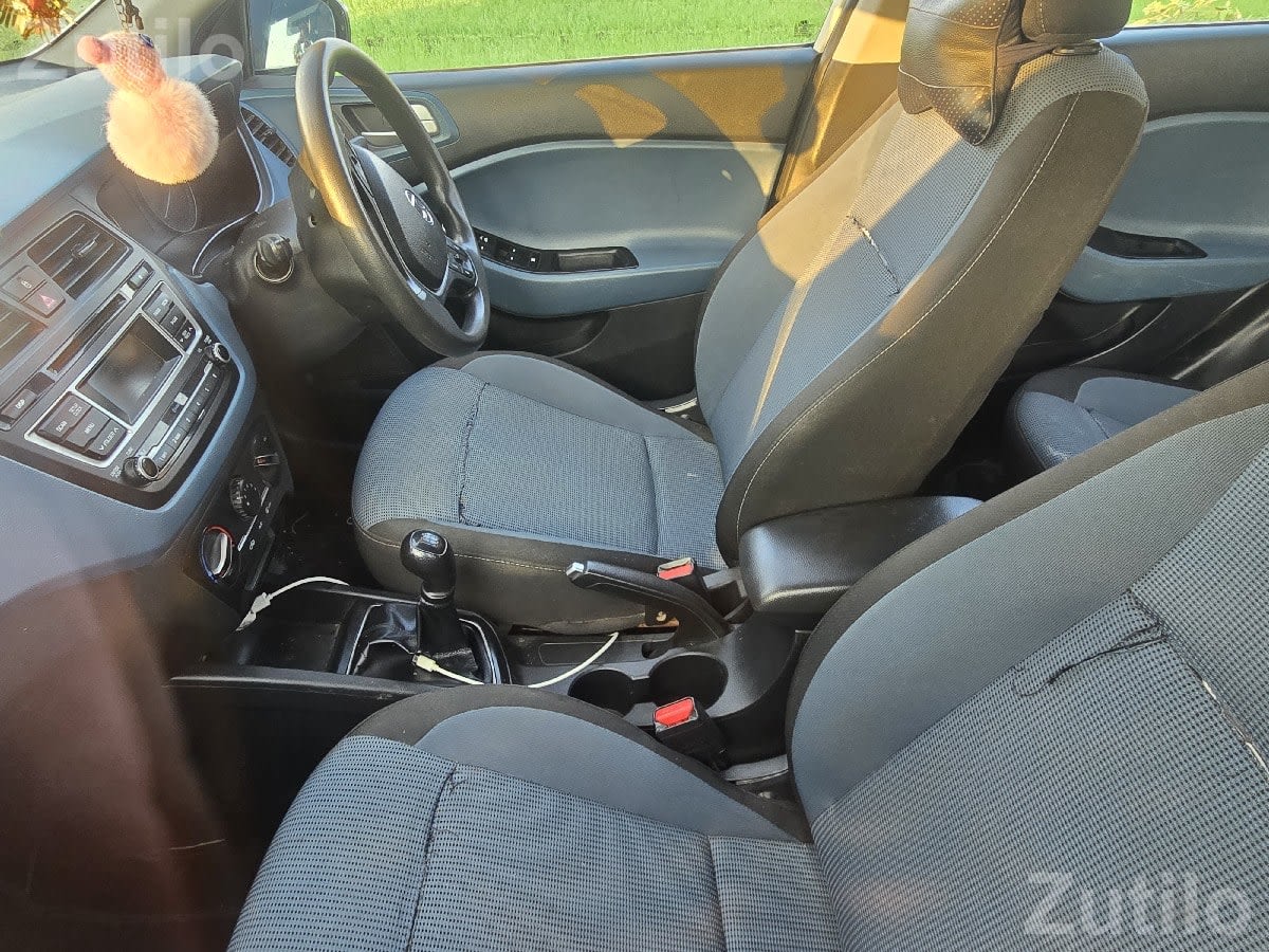 Hyundai i20 Active 2015 Petrol Car - Cars - Porbandar City - Image 3