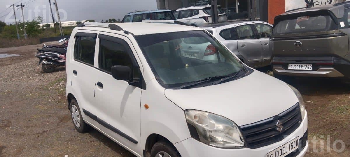 Maruti Suzuki WagonR White Hatchback - Cars - Amreli City - Image 1
