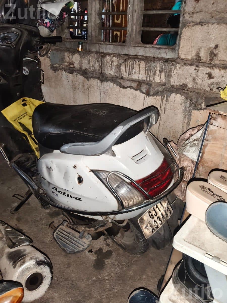 Honda Activa 2014 White Scooter - બાઇક્સ - ઢોકડવા - Image 2