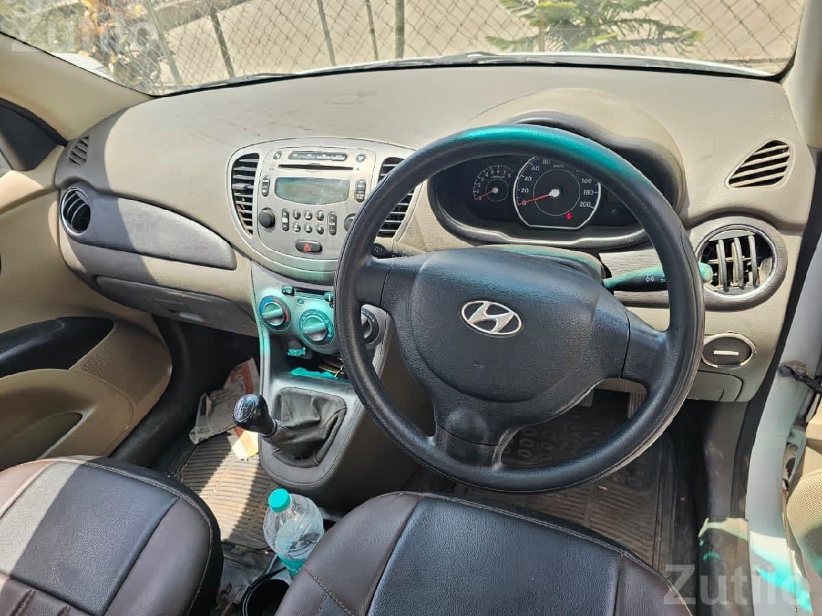 Hyundai i10 CNG and 2014 Swift Dzire VDI - Cars - Keshod - Image 3