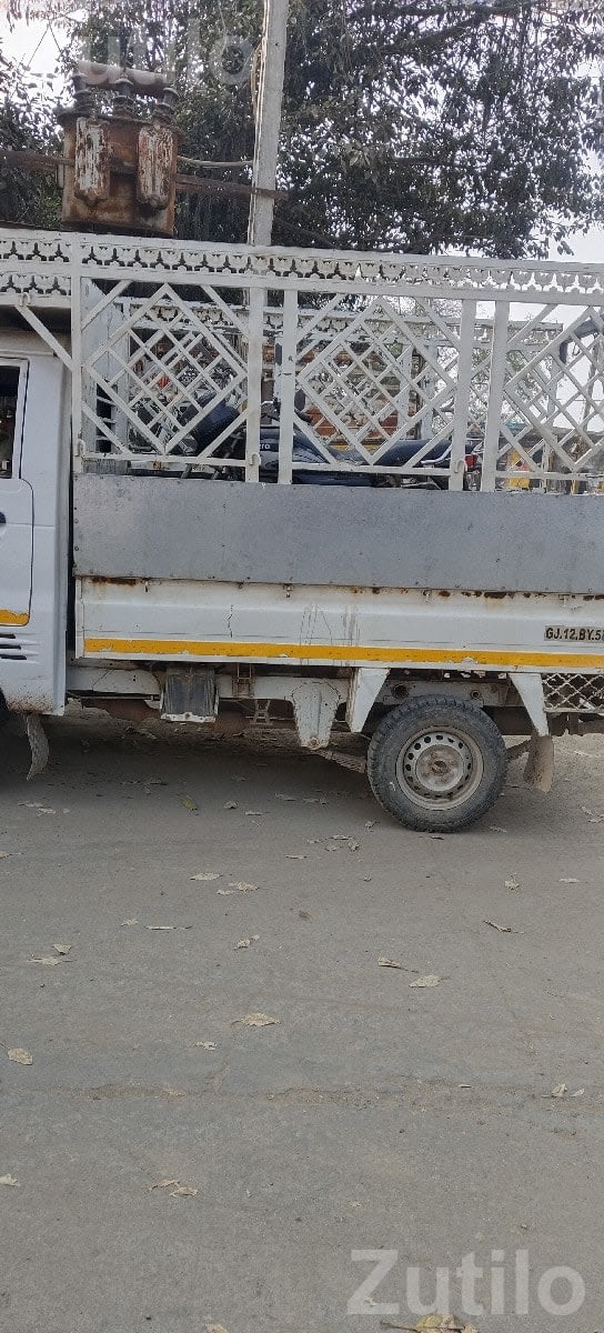 White Mini Truck with Cargo Body - Trucks & Lorries - Kalavad - Image 1