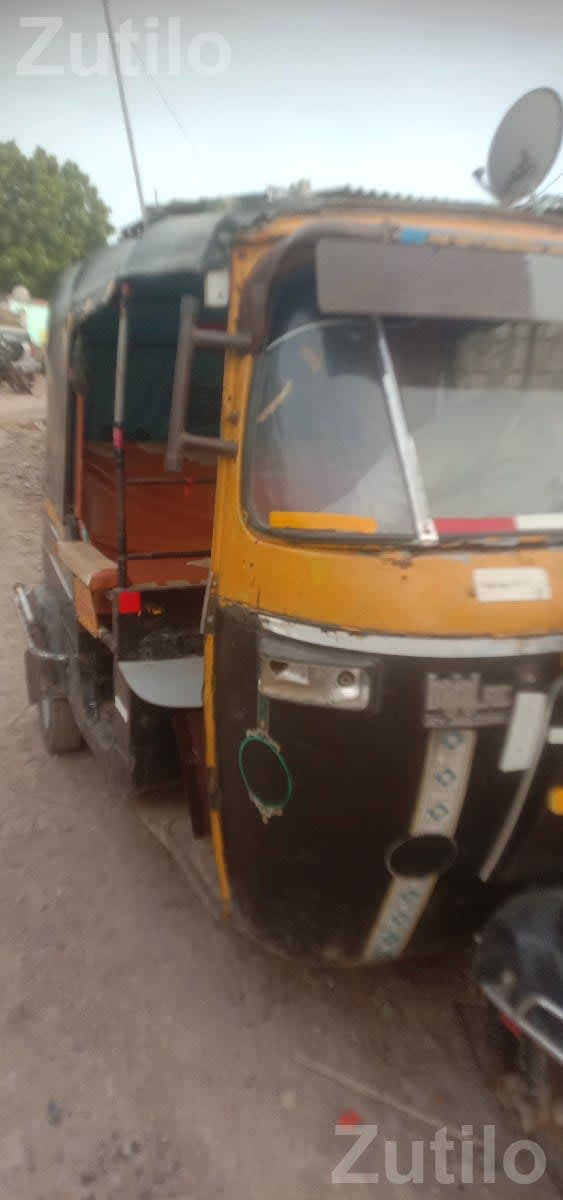 Black Passenger Auto Rickshaw for Sale - ઓટો રિક્ષા - માંગ્રોળ - Image 3