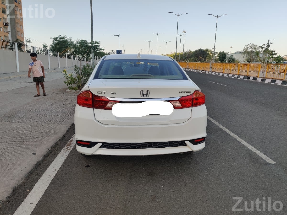 2017 Honda City Diesel Sedan - કાર - રાજકોટ શહેર - Image 3