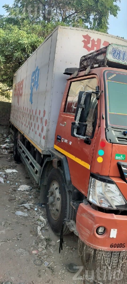 Eicher 1110 Pro 2019 Box Truck - ટ્રક અને લોરી - સુરત શહેર - Image 2