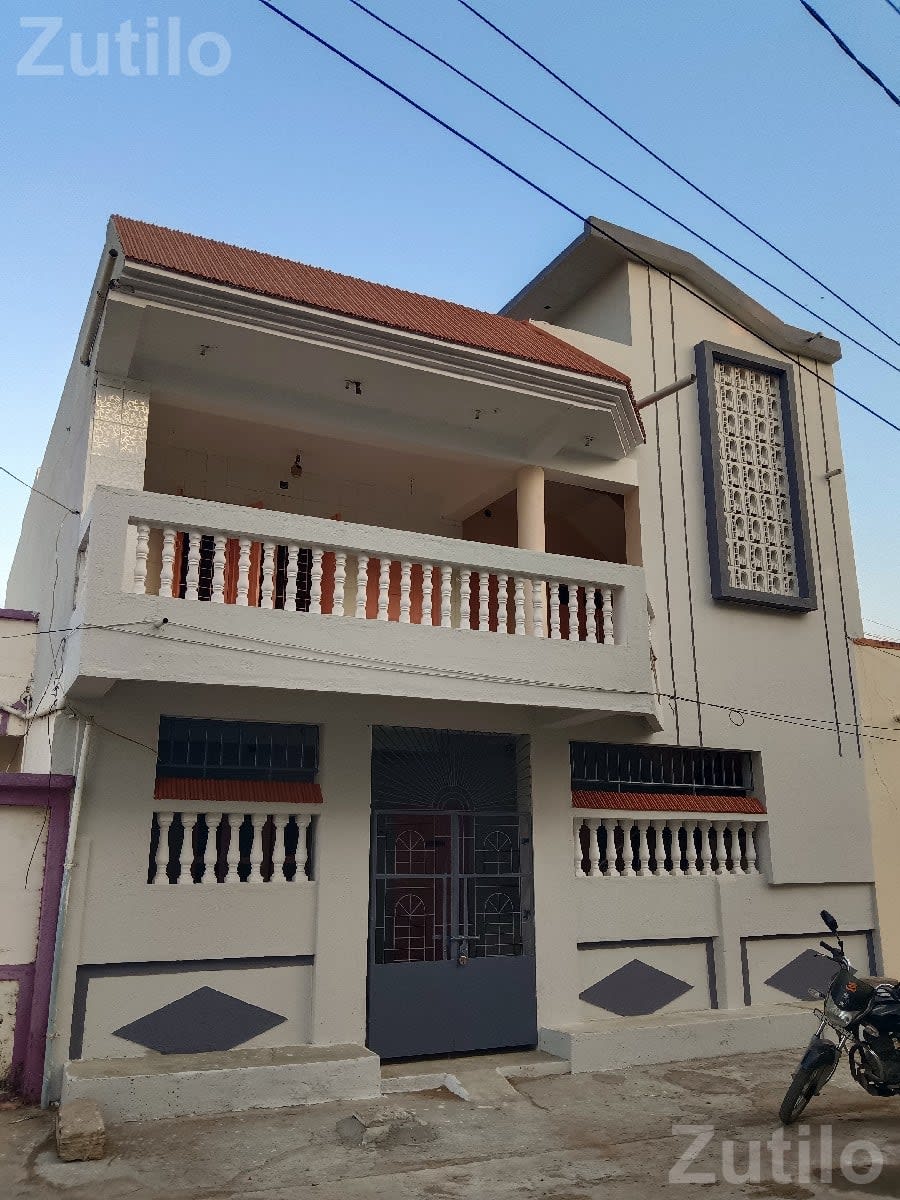 138 Var House for Sale with 5 Bedrooms - House for Sale - Ranavav - Image 1