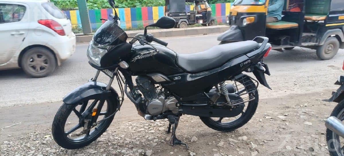 Hero Super Splendor 2023 First Owner Bike - બાઇક્સ - જુનાગઢ - Image 3