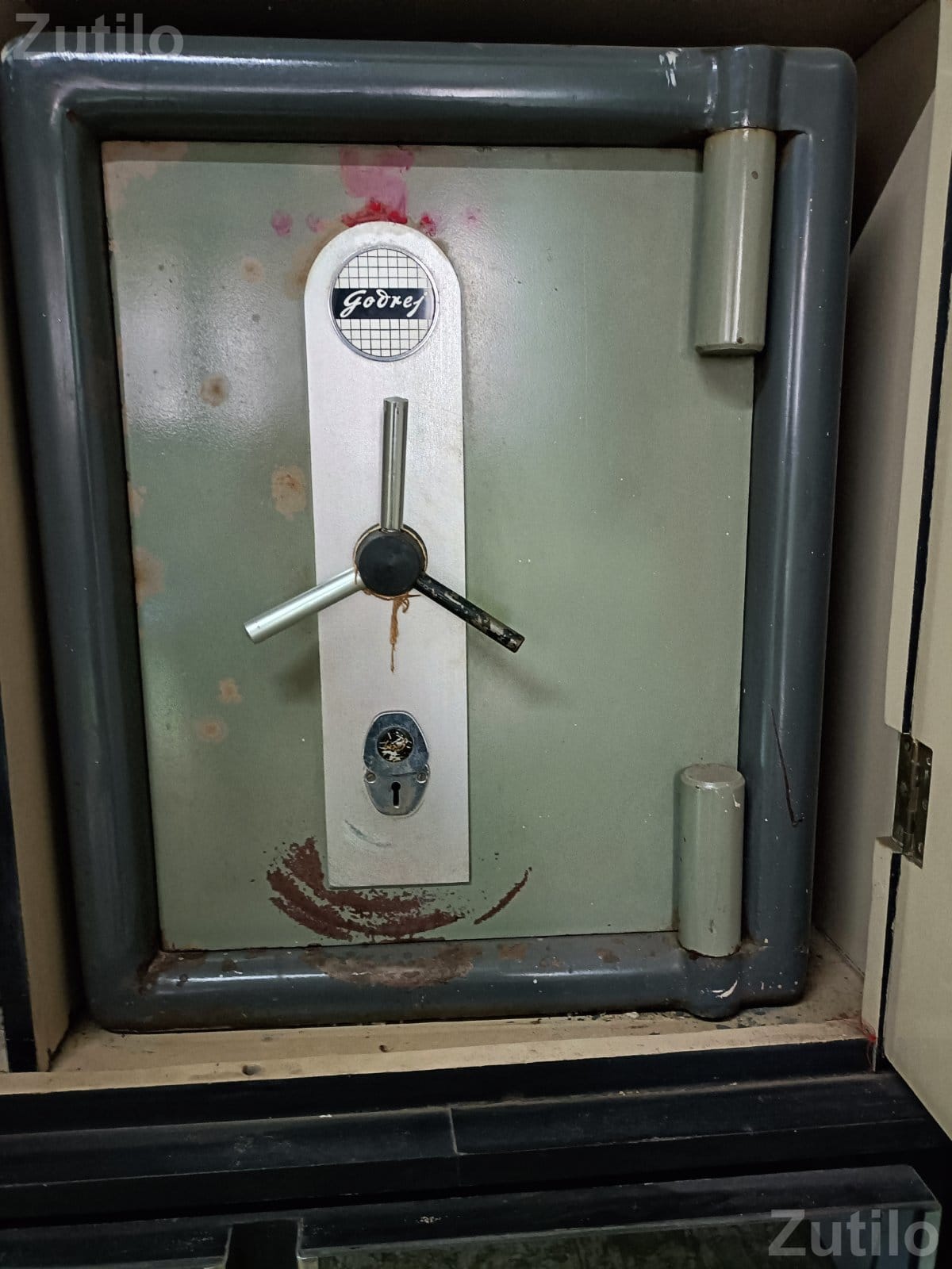 Godrej Safe Vault for Sale. - અન્ય ઘરેલુ ઉપકરણો - સુરત શહેર - Image 1