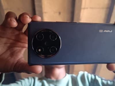 મોબાઈલ વેચવાનો છે મોબાઈલ વેચવાનો છે