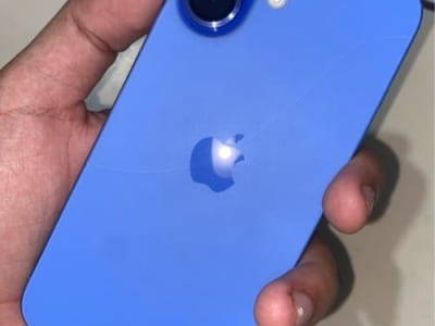 i phone 16 2 mahina ni warranty baki chhe blue colour i phone 16 2 mahina ni warranty baki chhe blue colour