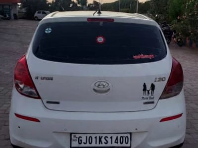 Hyundai i20 White Hatchback for Sale Hyundai i20 White Hatchback for Sale