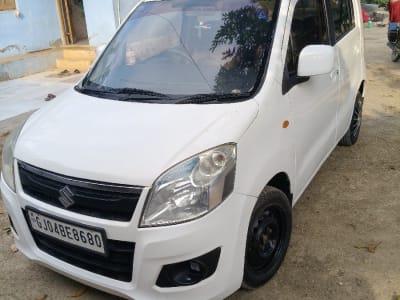 2013 Maruti WagonR White – Family Car 2013 Maruti WagonR White – Family Car