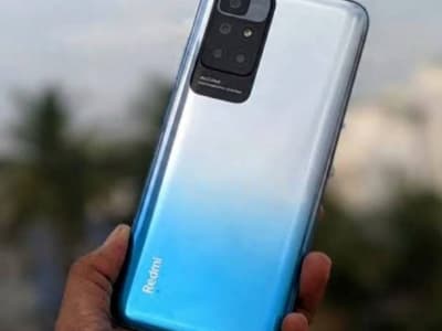 Redmi Blue Gradient Phone – Like New Redmi Blue Gradient Phone – Like New