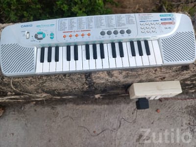 Casio SA-45 Mini Keyboard with Adapter Casio SA-45 Mini Keyboard with Adapter