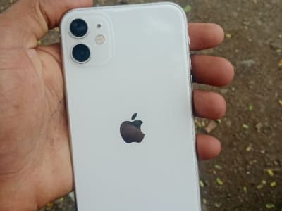 Apple iPhone 11 White Used Phone Apple iPhone 11 White Used Phone