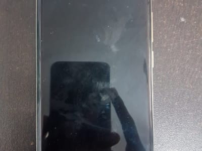 Used Smartphone with Bill Box and Charger Used Smartphone with Bill Box and Charger