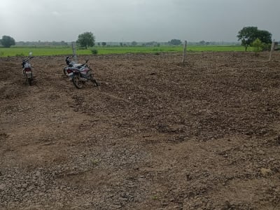 Roadside Land for Lease Near Highway Roadside Land for Lease Near Highway