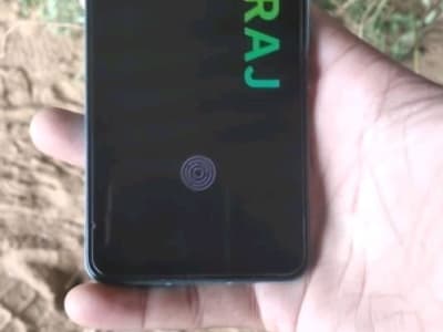 Android Smartphone with In Display Fingerprint Android Smartphone with In Display Fingerprint