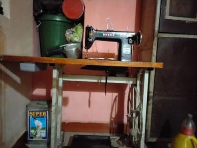 Sewing Machine with Motor and Table Sewing Machine with Motor and Table