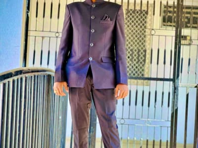 Men's Formal Suit Set in Dark Color Men's Formal Suit Set in Dark Color
