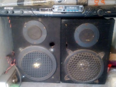 Stereo Audio Set with 2 Speakers and Amplifier Stereo Audio Set with 2 Speakers and Amplifier