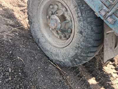 9.00x16 Tyre with Wheel Plate 9.00x16 Tyre with Wheel Plate