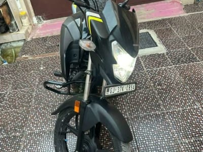 2021 Honda Motorcycle 8000 km Driven 2021 Honda Motorcycle 8000 km Driven