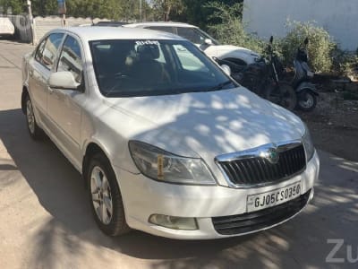 Skoda Laura 2.0 TDI Automatic 2012 Skoda Laura 2.0 TDI Automatic 2012