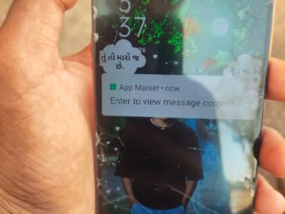 Touchscreen Smartphone with Cracked Display Touchscreen Smartphone with Cracked Display