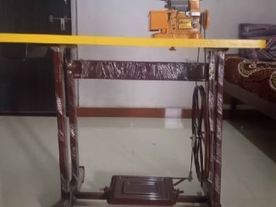 New Box Pack Overlock Sewing Machine with Motor New Box Pack Overlock Sewing Machine with Motor