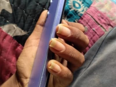 1 Year Old Purple Smartphone in Good Condition 1 Year Old Purple Smartphone in Good Condition