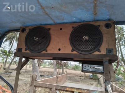 Tractor Sound System with Speakers and Subwoofer Tractor Sound System with Speakers and Subwoofer