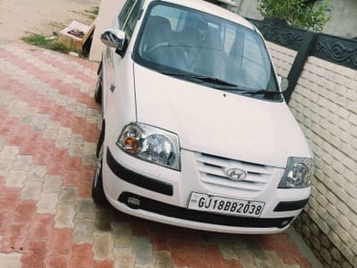 Hyundai Santro 2012 White Hatchback Hyundai Santro 2012 White Hatchback
