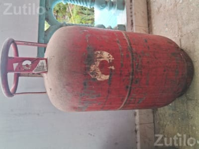 2 Empty Reliance Gas Cylinders 20kg and 16kg 2 Empty Reliance Gas Cylinders 20kg and 16kg