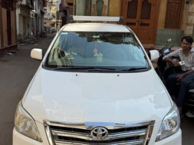 Toyota Innova 2013 Well Maintained Car Toyota Innova 2013 Well Maintained Car