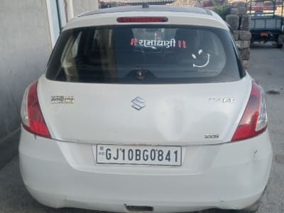 White Maruti Suzuki Swift ZDi Diesel White Maruti Suzuki Swift ZDi Diesel