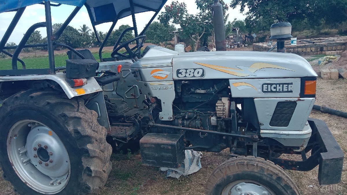 2014 - Tractors - Surendranagar City - Image 2