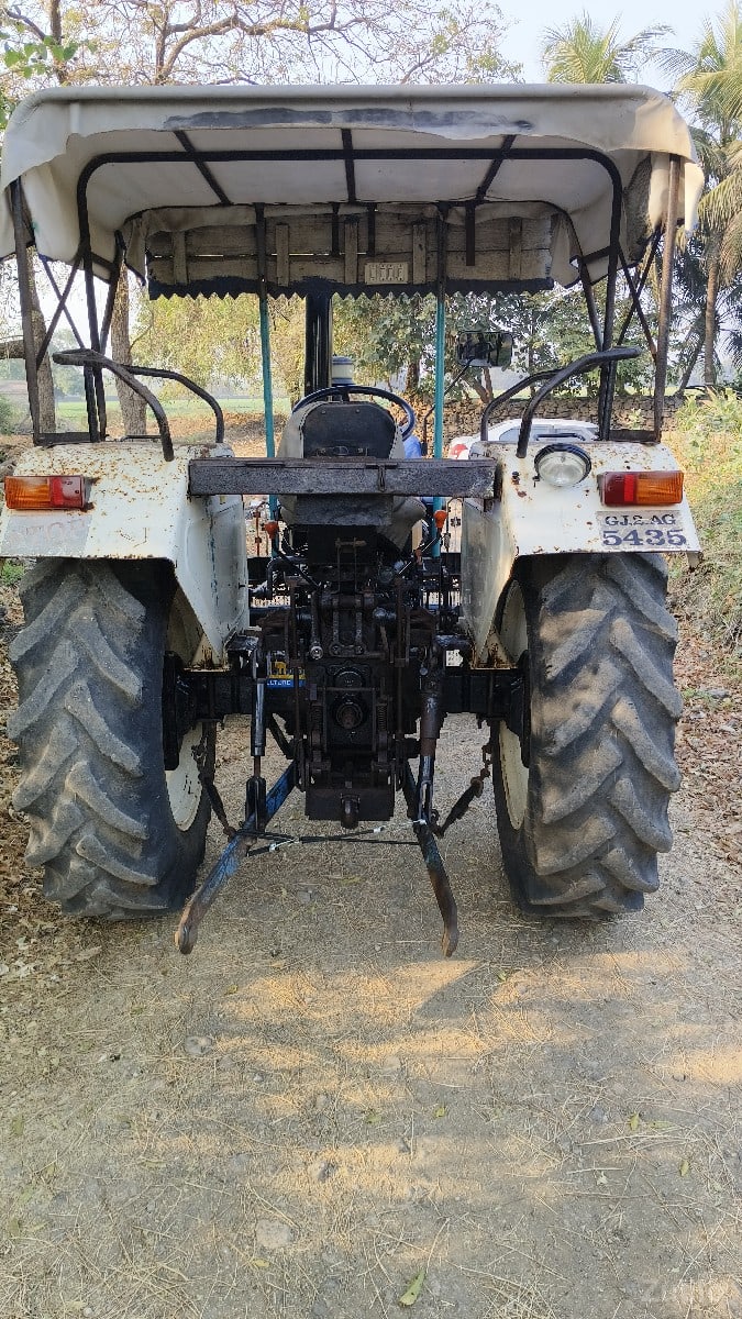 NEW HOLLAND 3230 - Tractors - Visavadar - Image 3