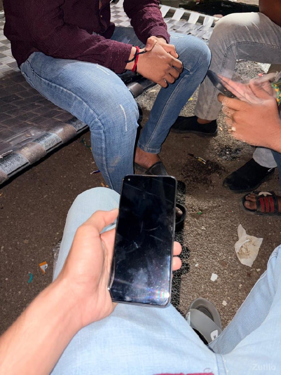 one plus - Mobile Phones - Keshod - Image 3