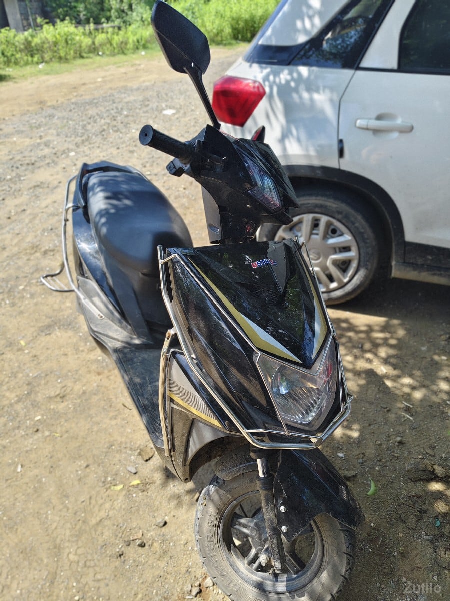 electric scooty - Bikes - Una - Image 3