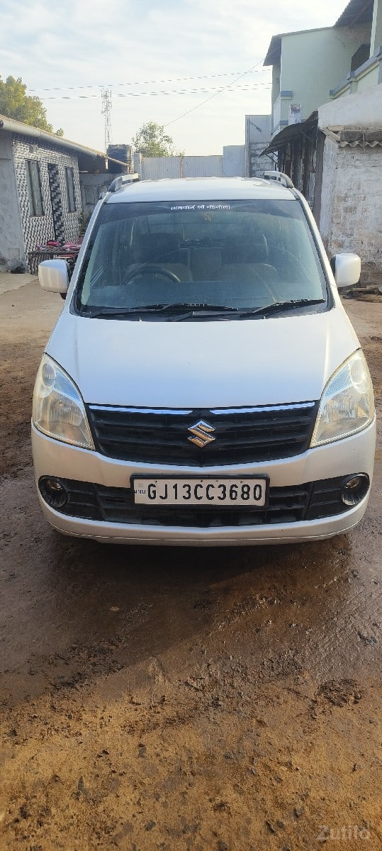 ગાડી વેચવાની છે ગાડી વેચવાની છે