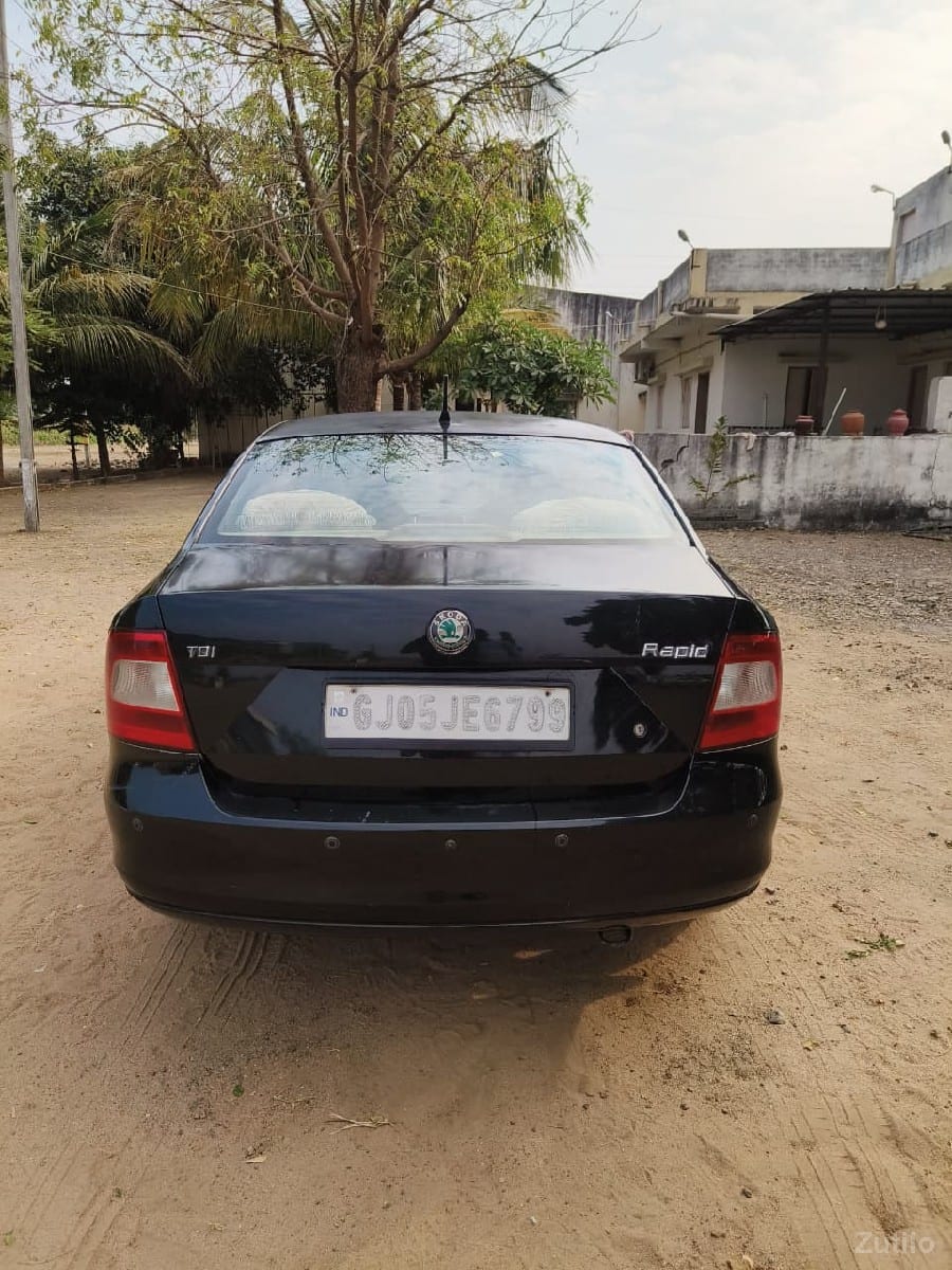 Skoda Rapid - કાર - જુનાગઢ - Image 2