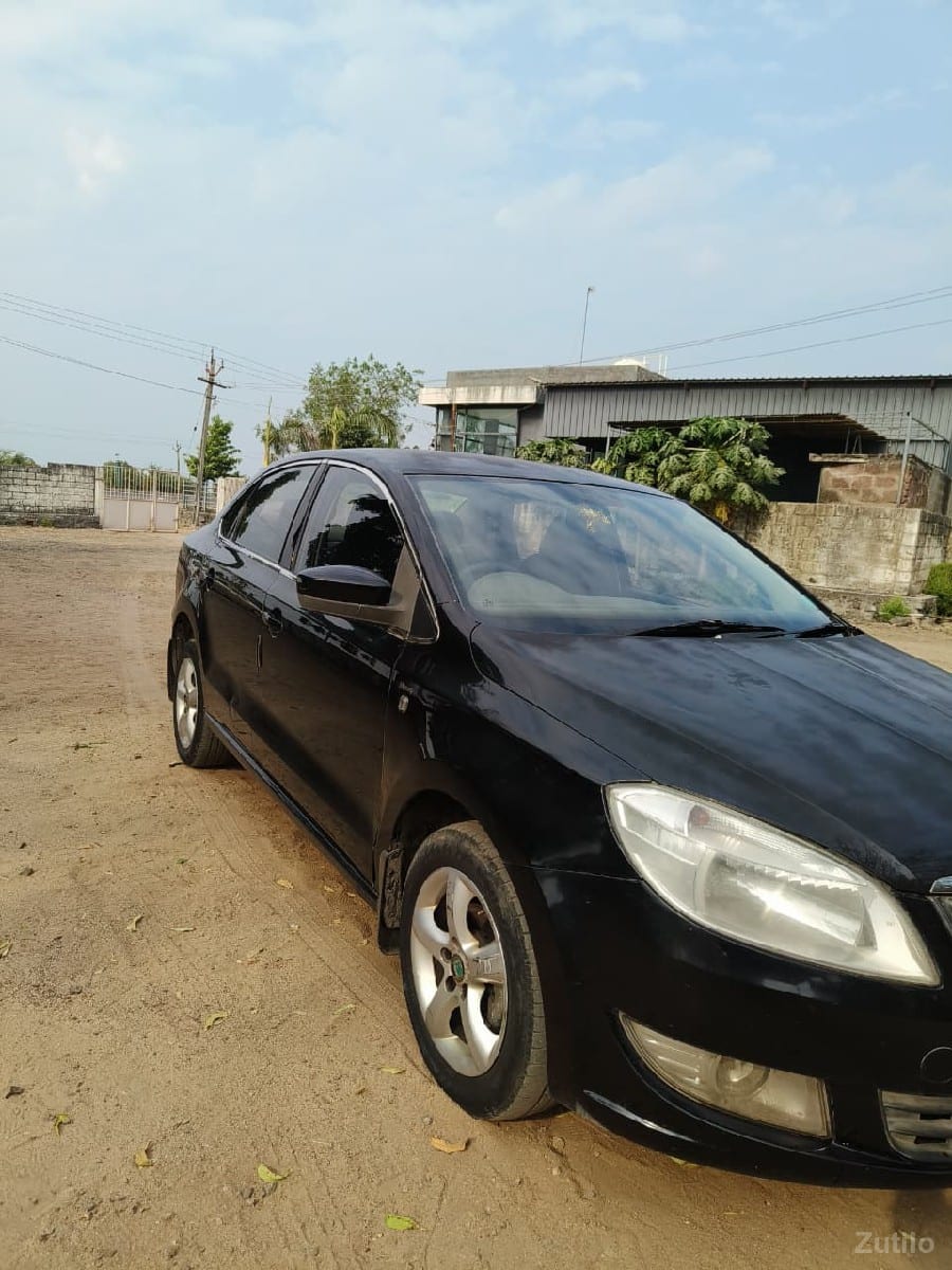 Skoda Rapid - કાર - જુનાગઢ - Image 3