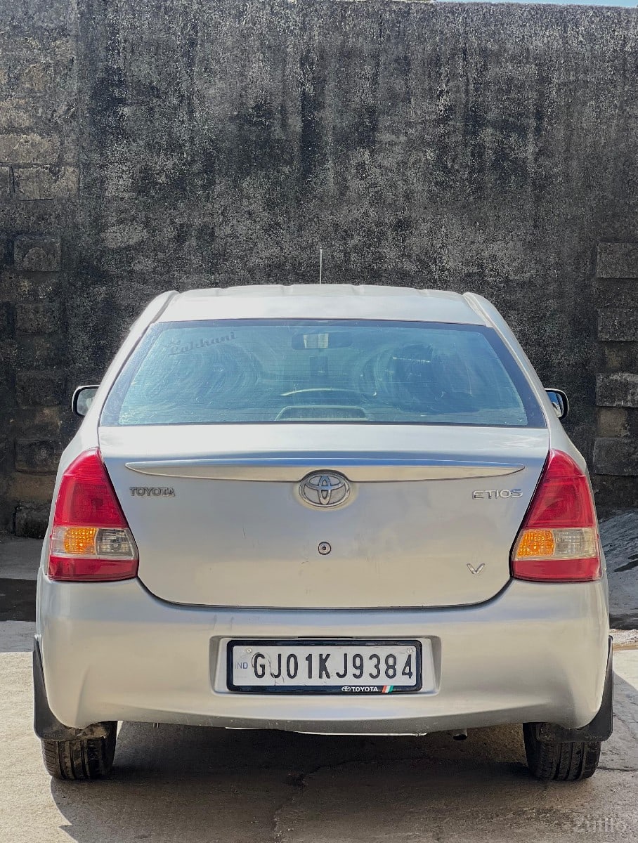 Toyota Etios VX Petrol - કાર - કેશોદ - Image 2
