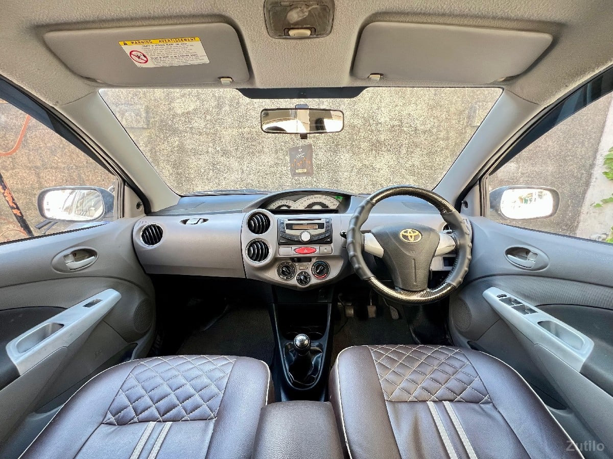Toyota Etios VX Petrol - કાર - કેશોદ - Image 5