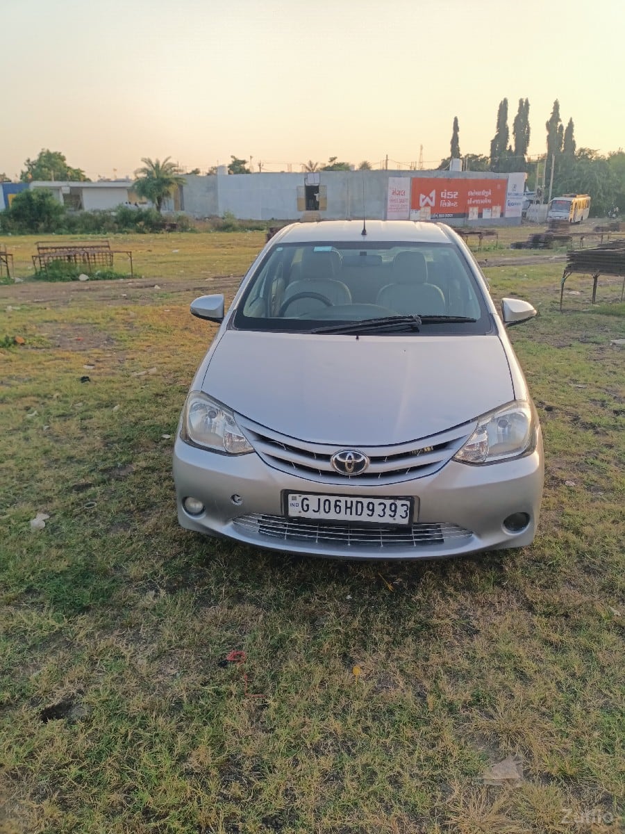 Toyota Etios top model vd Toyota Etios top model vd