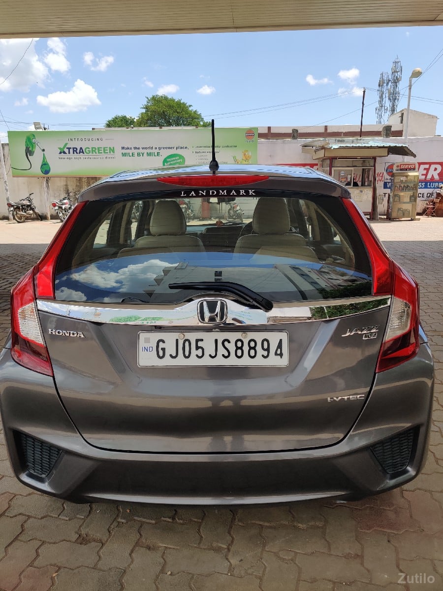 Honda jazz v top modal petrol with - Cars - Keshod - Image 4